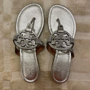 Tory Burch | MILLER METALLIC SANDAL - SILVER, Size: 8